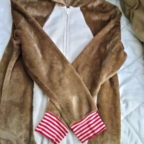 COPY - Rudolph the red nose reindeer Onesie/Pajamas. - Picture 4 of 12